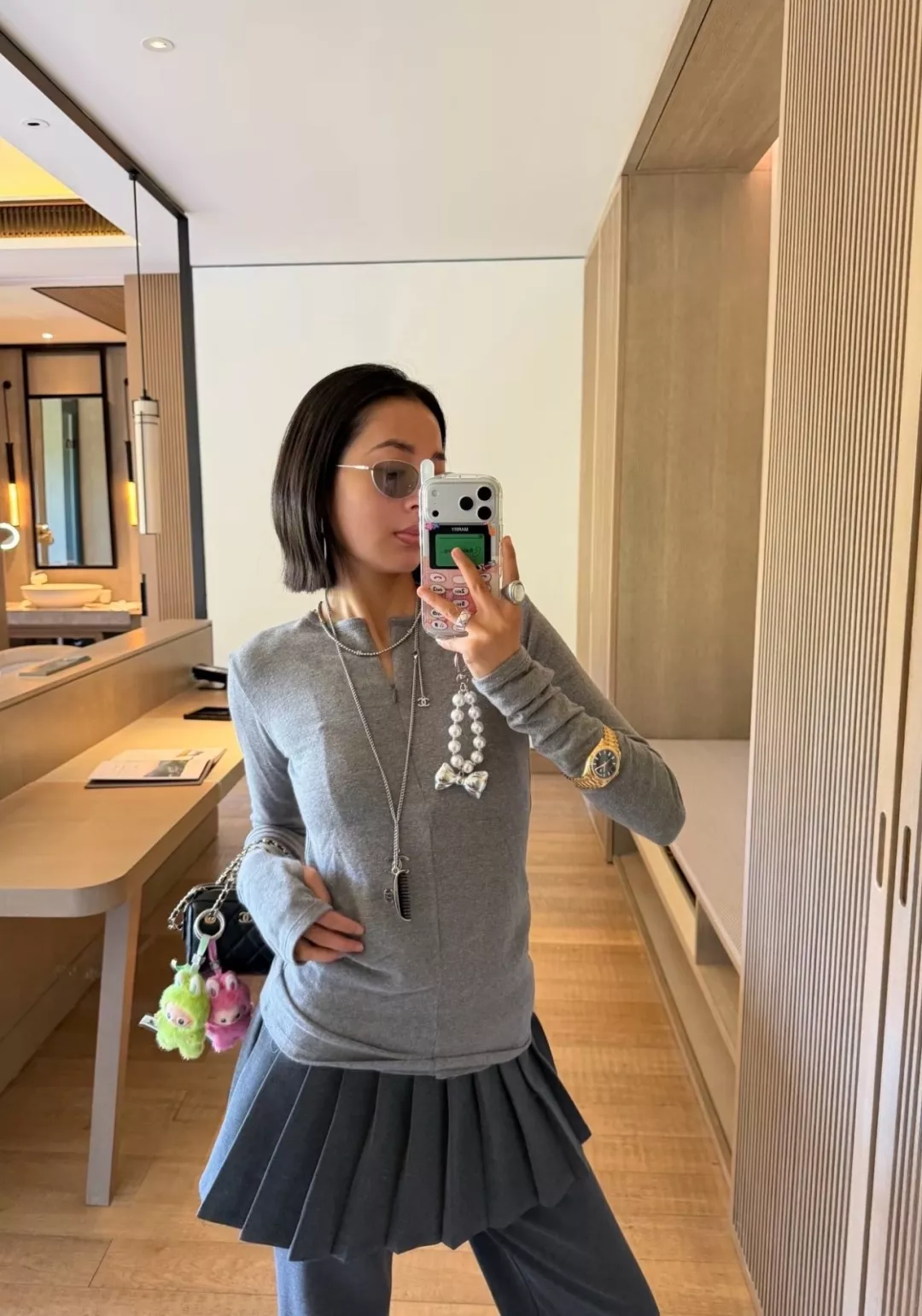 샤넬 빗 모티브 더블 C 펜던트 목걸이 상세 이미지 13