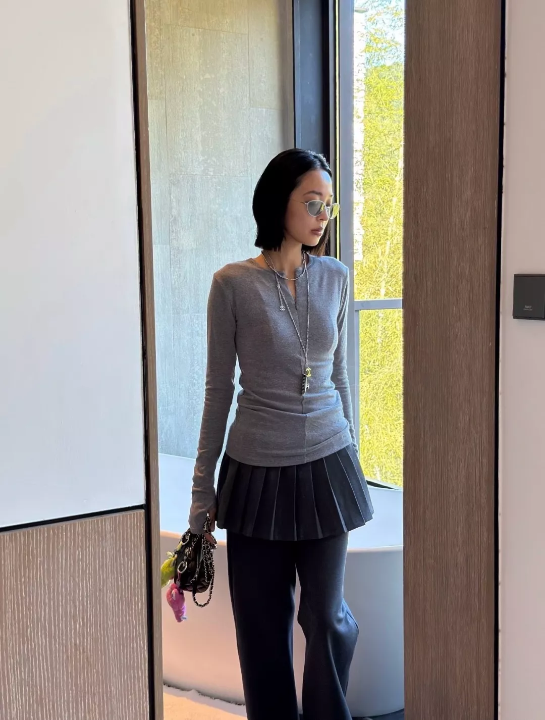 샤넬 빗 모티브 더블 C 펜던트 목걸이 상세 이미지 8