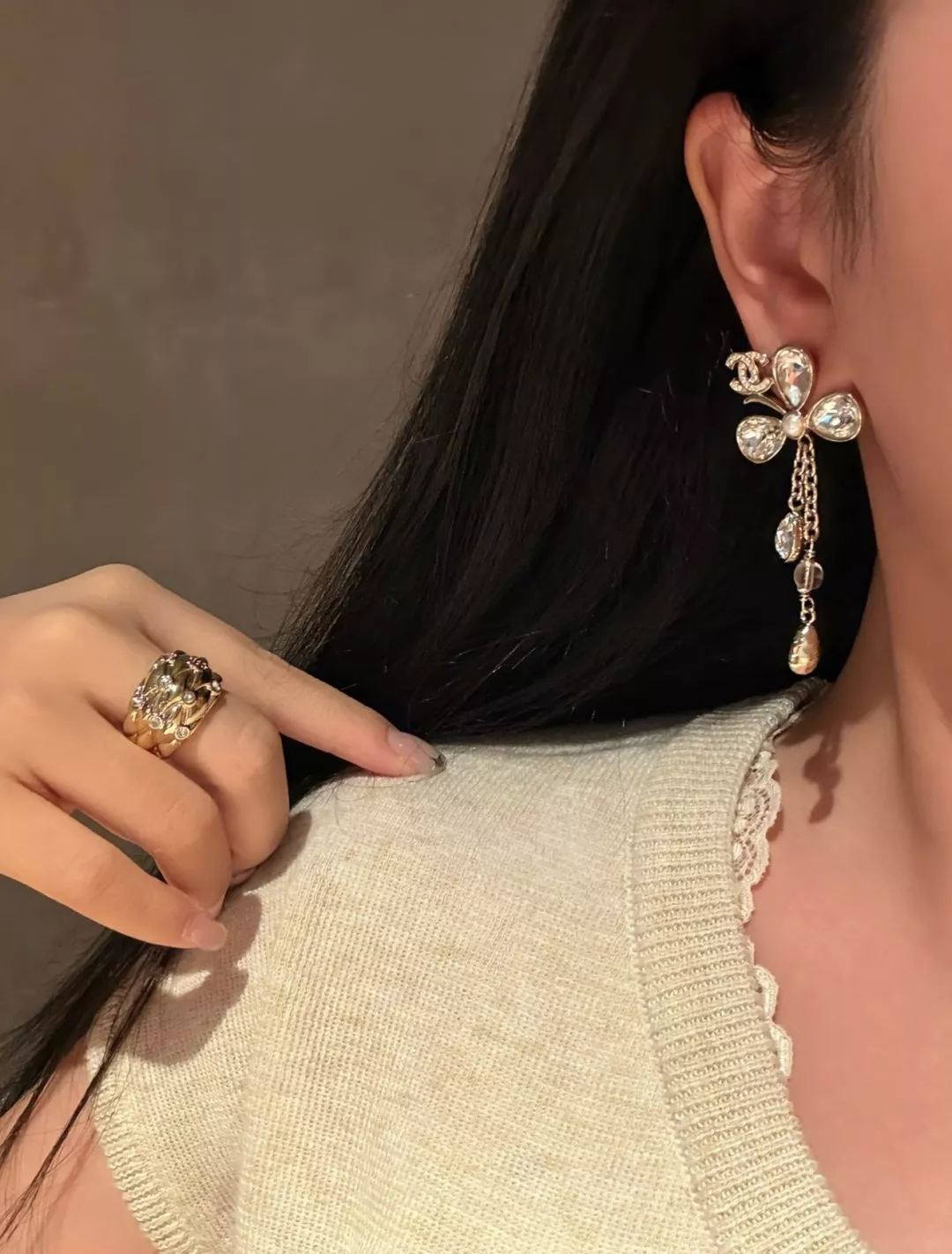 샤넬 삼엽 클로버 더블 C 태슬 이어링 상세 이미지 10
