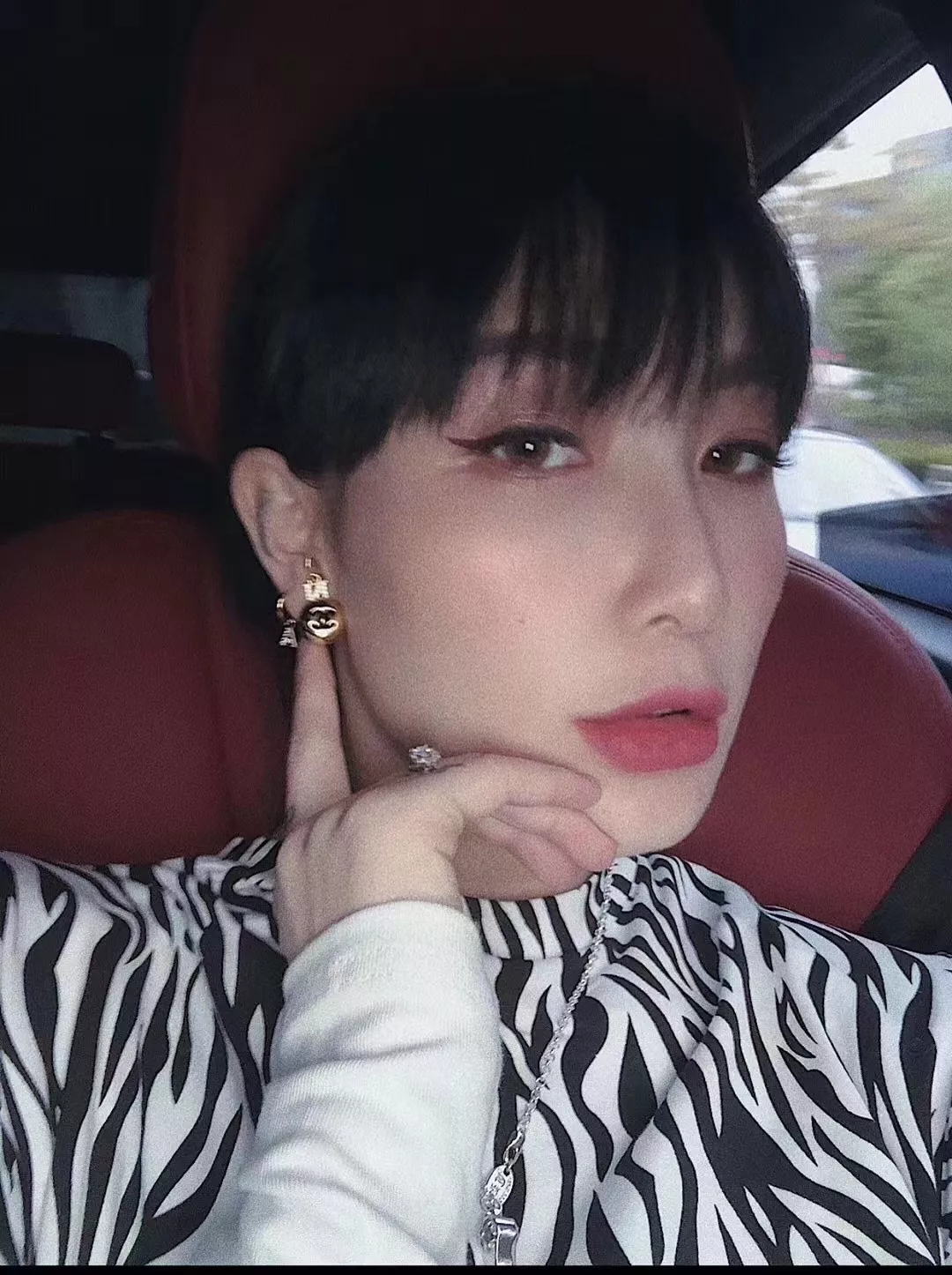 샤넬 빈티지 스타일 골드 이어링 상세 이미지 14