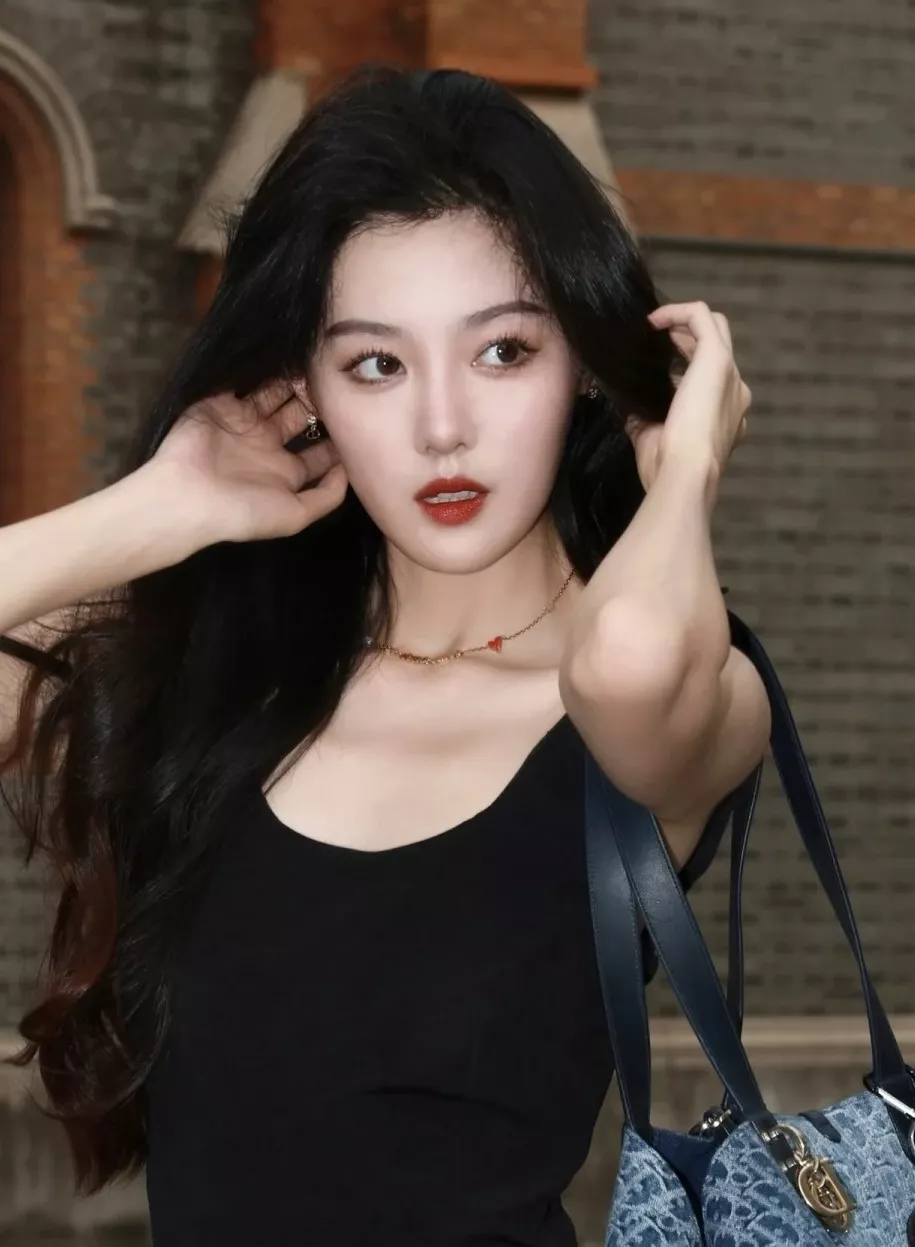 디올 레드 하트 레터링 펜던트 목걸이 상세 이미지 32