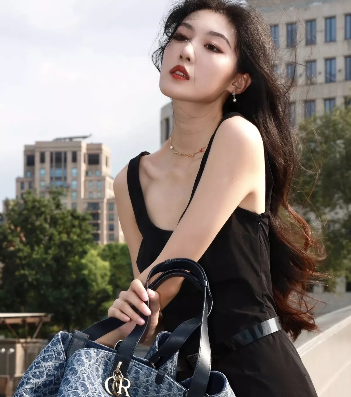디올 레드 하트 레터링 펜던트 목걸이 상세 이미지 24
