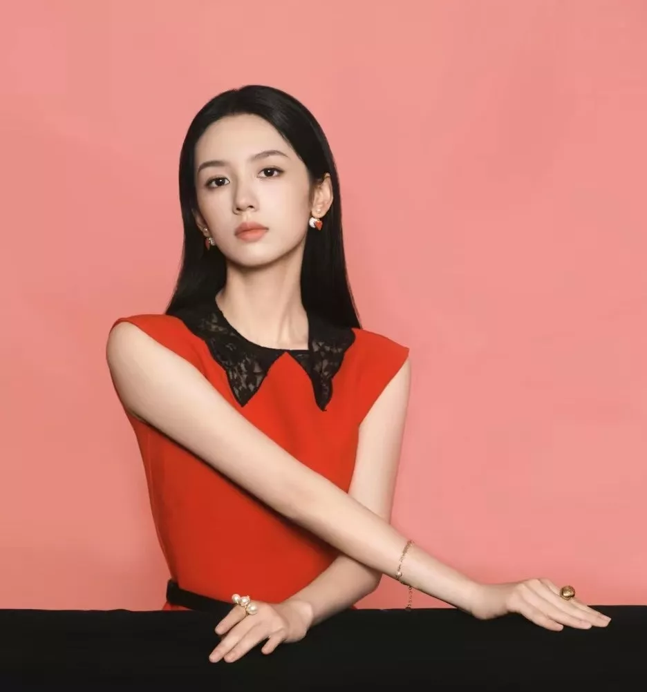 디올 레드 하트 레터링 체인 팔찌 상세 이미지 32