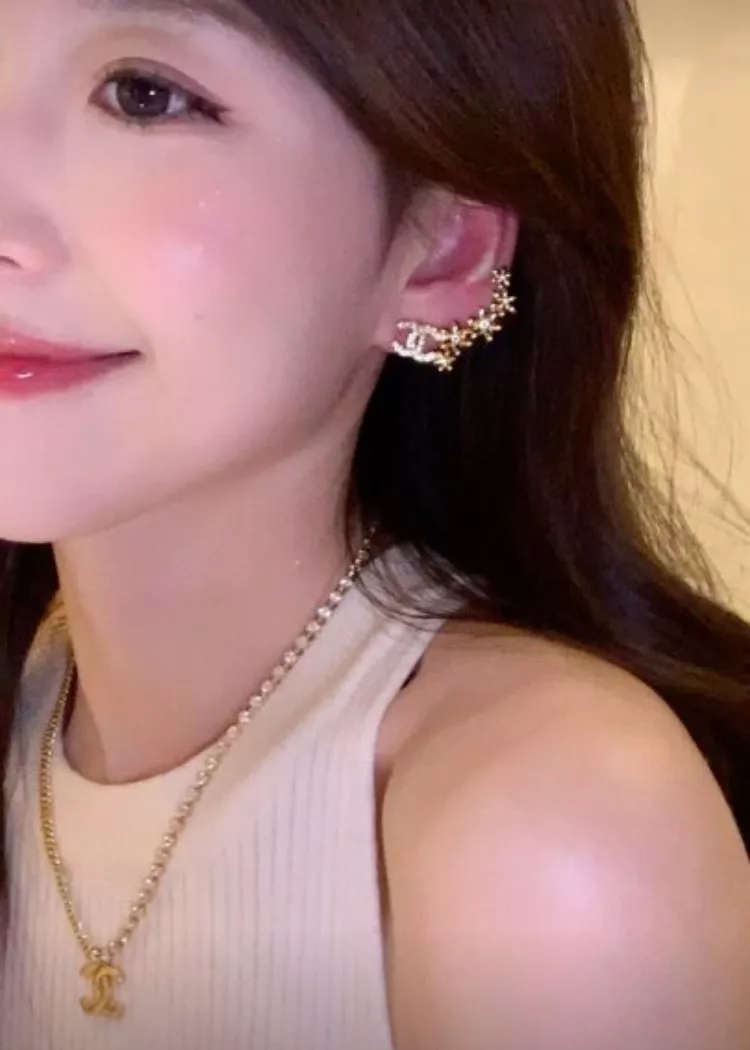 샤넬 빈티지 무드의 플라워 이어 커프 귀걸이 상세 이미지 19