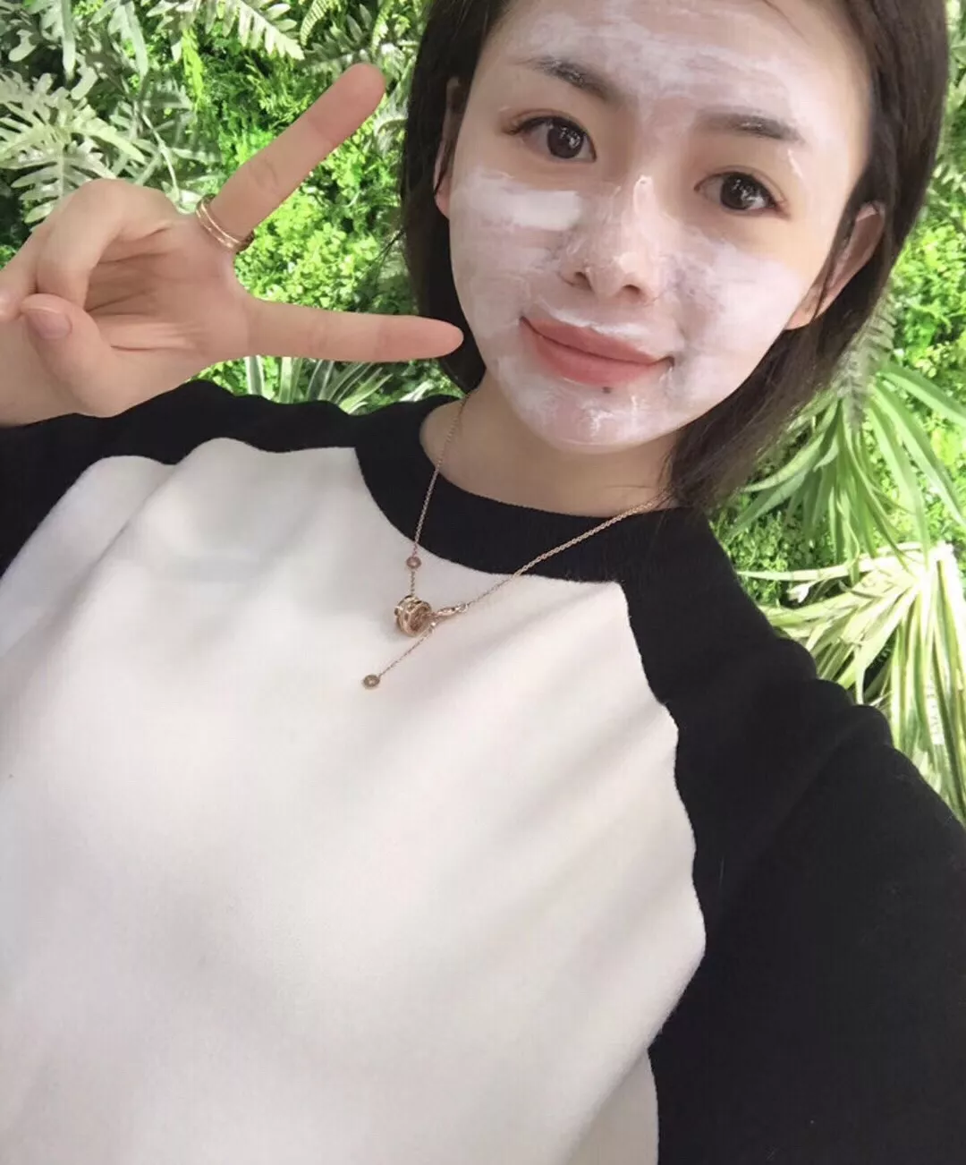 불가리 유려한 곡선 라인의 목걸이 상세 이미지 11
