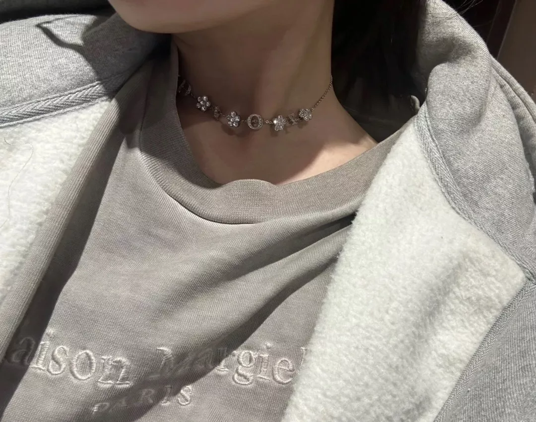 디올 빈티지 플라워 모티브 목걸이 상세 이미지 18