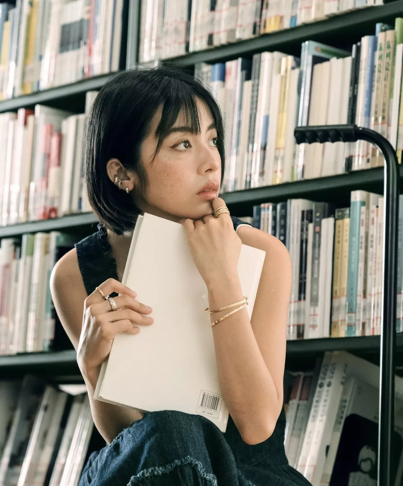 샤넬 퀼팅 패턴 하프 다이아 뱅글 팔찌 상세 이미지 23