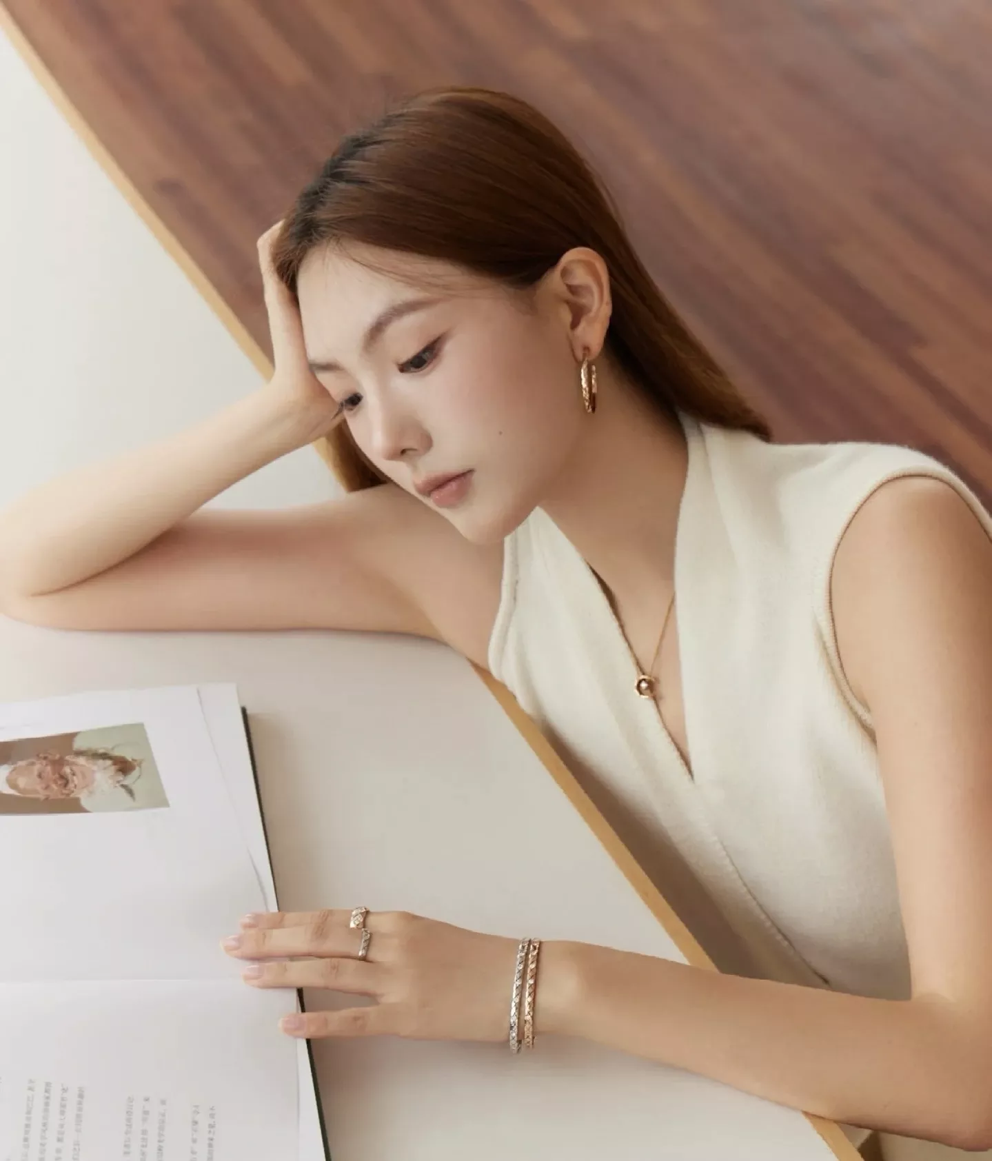 샤넬 퀼팅 패턴 하프 다이아 뱅글 팔찌 상세 이미지 47