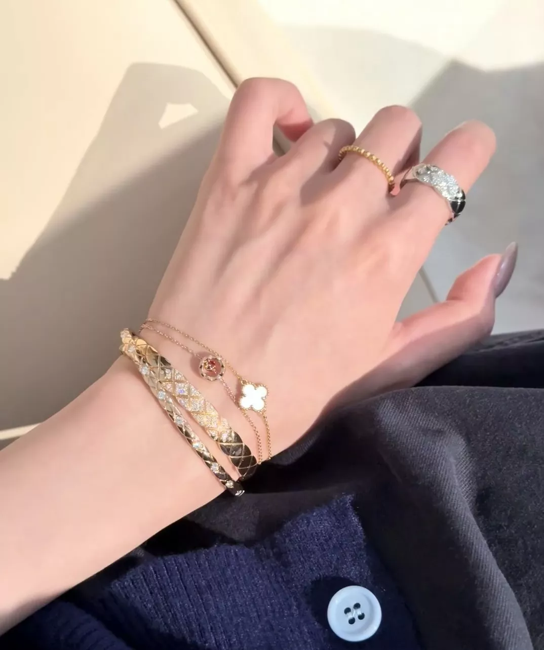 샤넬 퀼팅 패턴 하프 다이아 뱅글 팔찌 상세 이미지 50