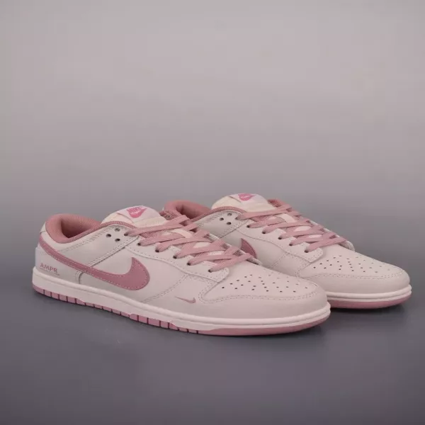 나이키 SB 덩크 로우 협업 스니커즈