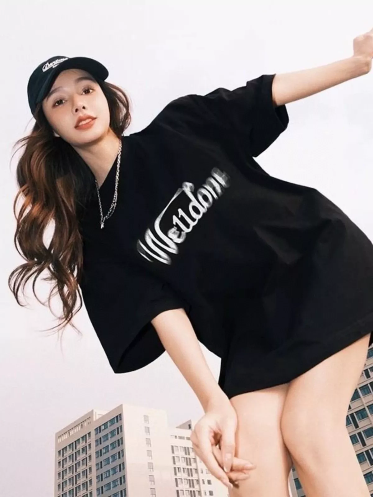 웰던 블러 레터링 루즈핏 라운드넥 반소매 티셔츠 상세 이미지 19
