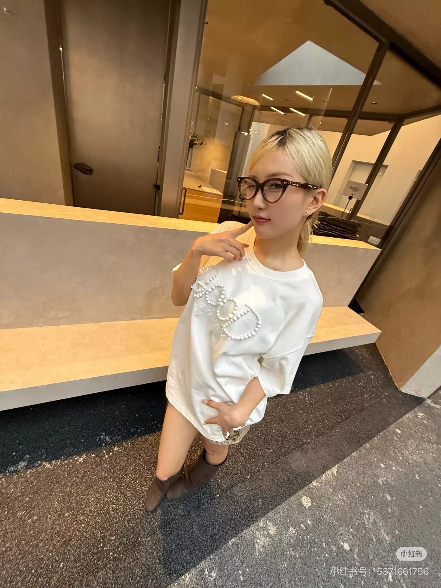 굿브랜드 레터링 진주 장식 반소매 티셔츠 상세 이미지 37