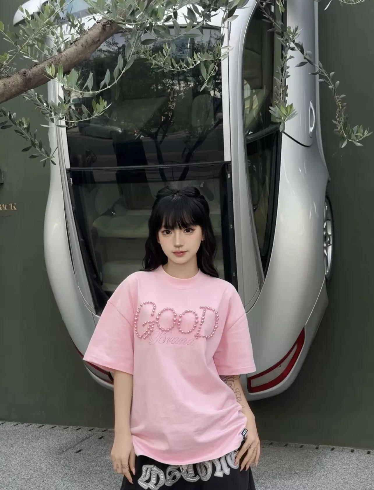굿브랜드 레터링 진주 장식 반소매 티셔츠 상세 이미지 30