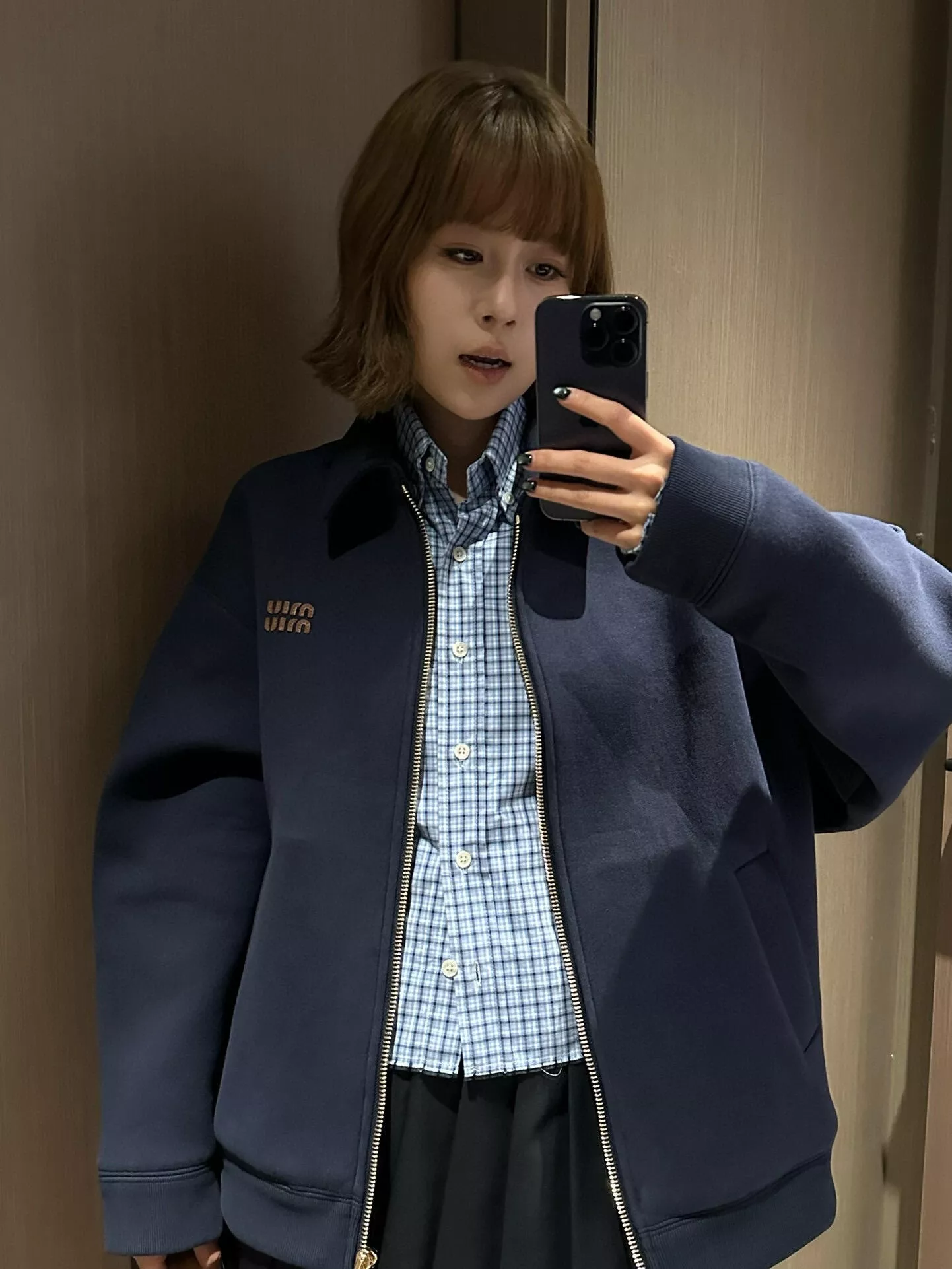 미우미우 자수 로고 포인트 집업 카라 재킷 상세 이미지 11