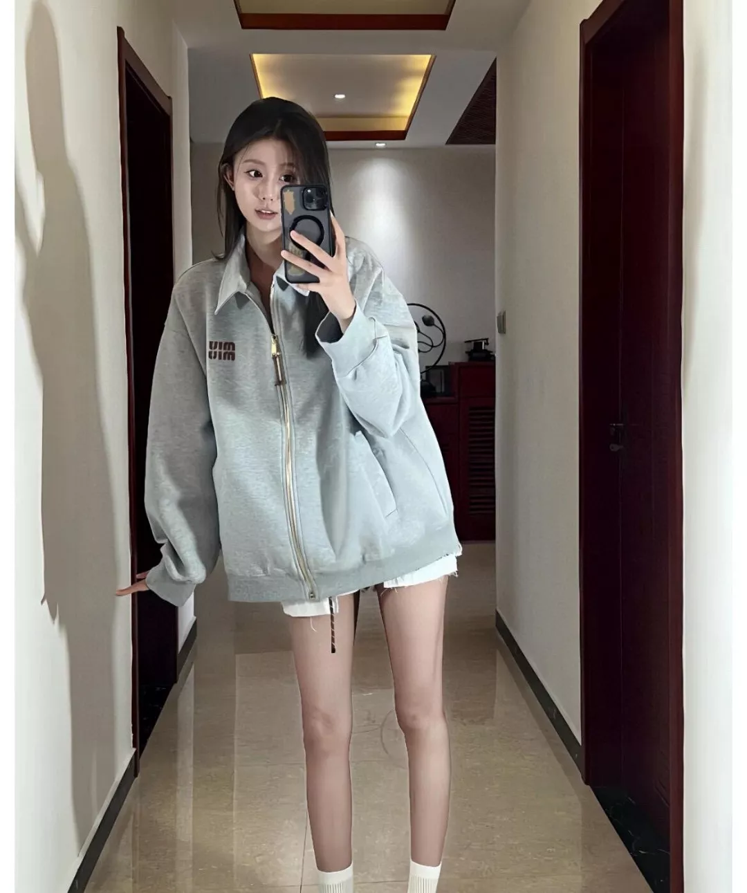미우미우 자수 로고 장식 집업 카라 재킷 상세 이미지 21