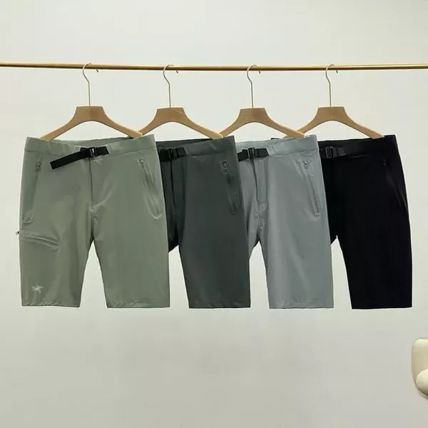 아크테릭스 반사 로고 기능성 하프 팬츠