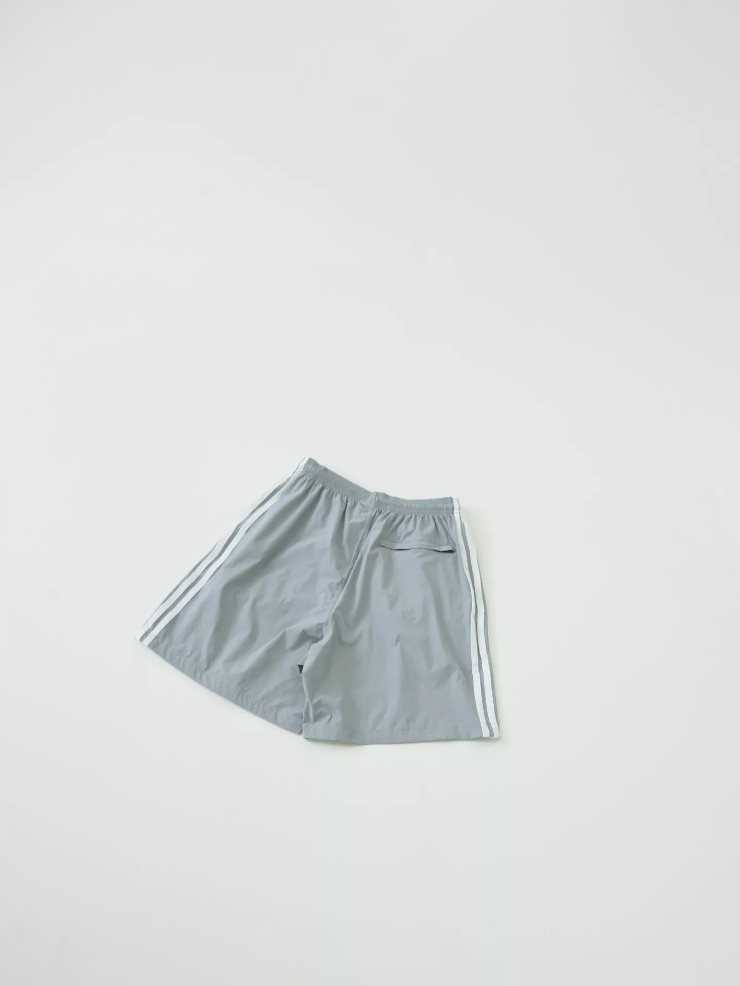 아디다스 삼선 베이프 콜라보레이션 속건 하프 팬츠 상세 이미지 4