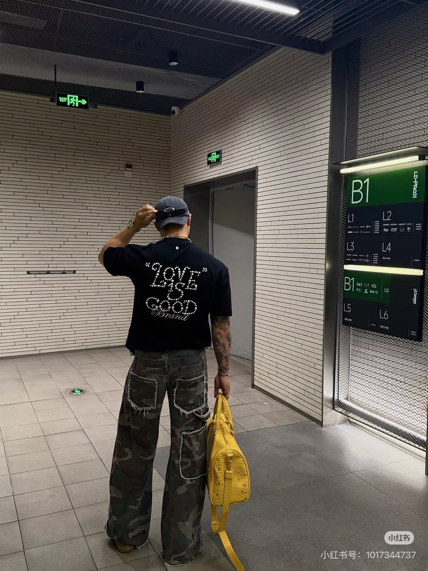 굿브랜드 진주 장식 레터링 반소매 티셔츠 상세 이미지 27