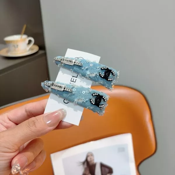 샤넬 로고 장식 헤어핀 세트
