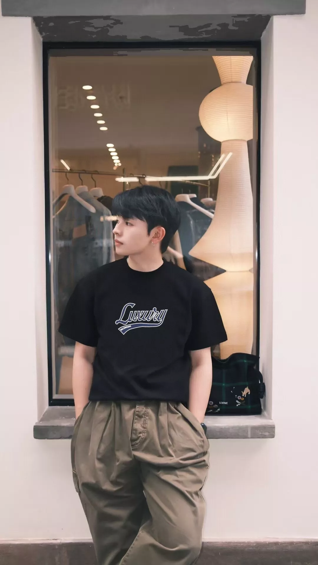 발렌시아가 레터링 아플리케 로고 자수 라운드넥 반소매 티셔츠 상세 이미지 8