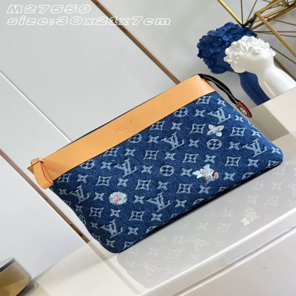 루이비통 포쉐트 보야주 수플 클러치