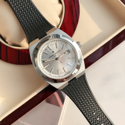 바쉐론콘스탄틴 오버시즈 4500V 41mm 스테인리스 오토매틱 워치