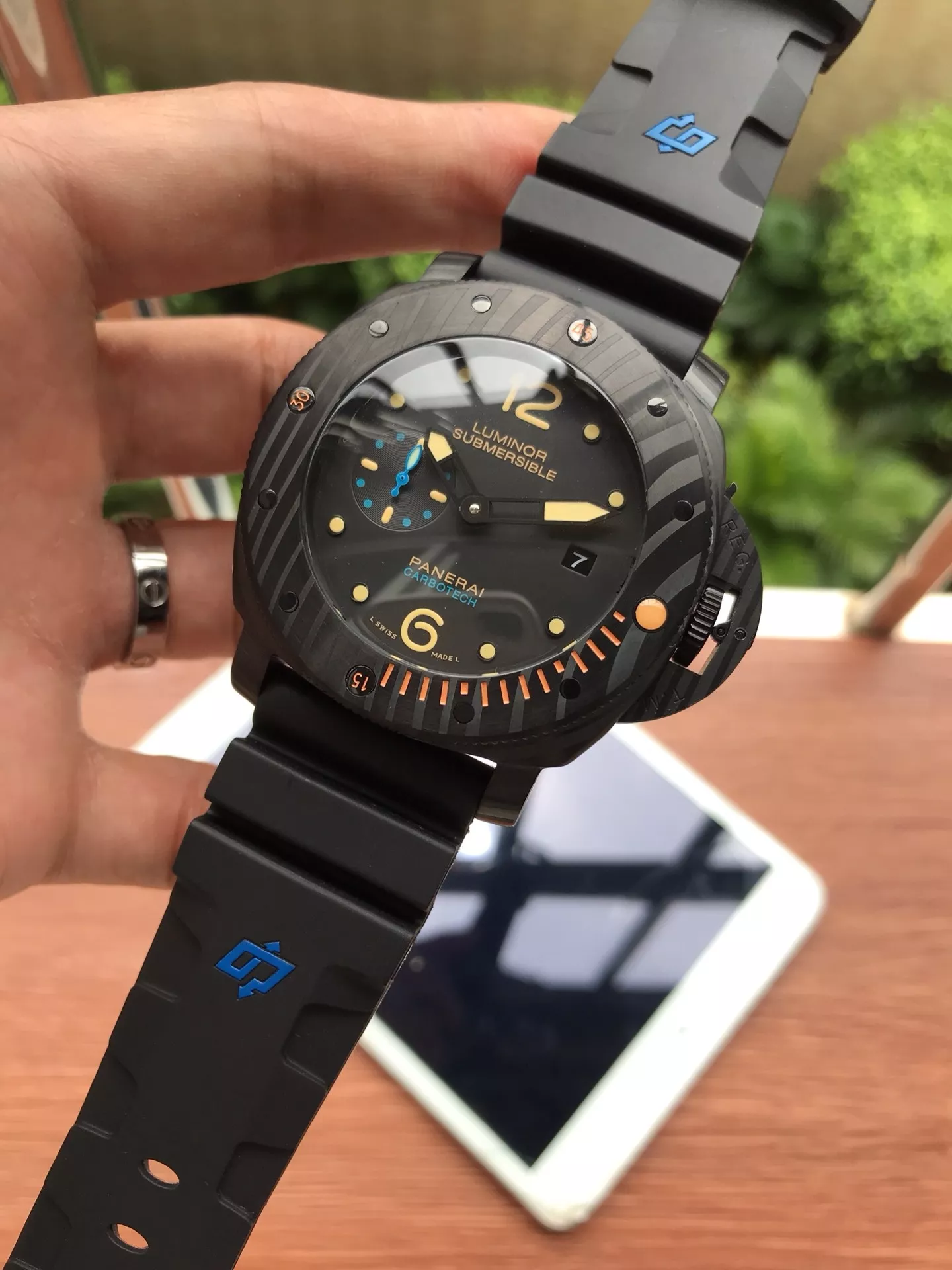 파네라이 루미노르 서브머저블 47mm 기계식 러버 스트랩 워치 상세 이미지 3