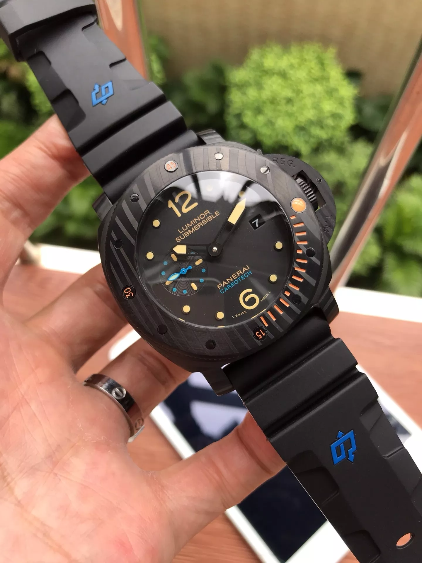 파네라이 루미노르 서브머저블 47mm 기계식 러버 스트랩 워치 상세 이미지 1