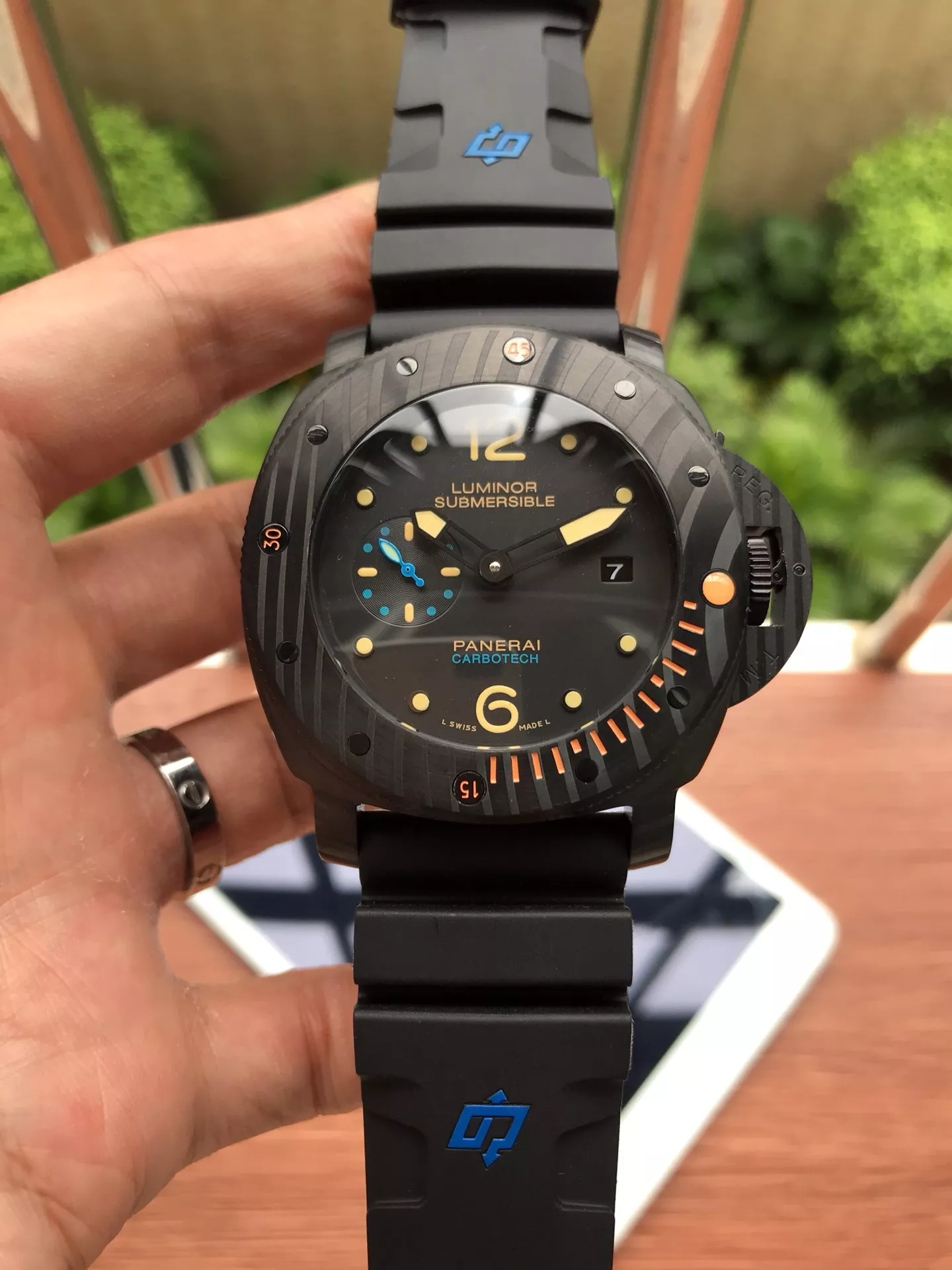파네라이 루미노르 서브머저블 47mm 기계식 러버 스트랩 워치 상세 이미지 2