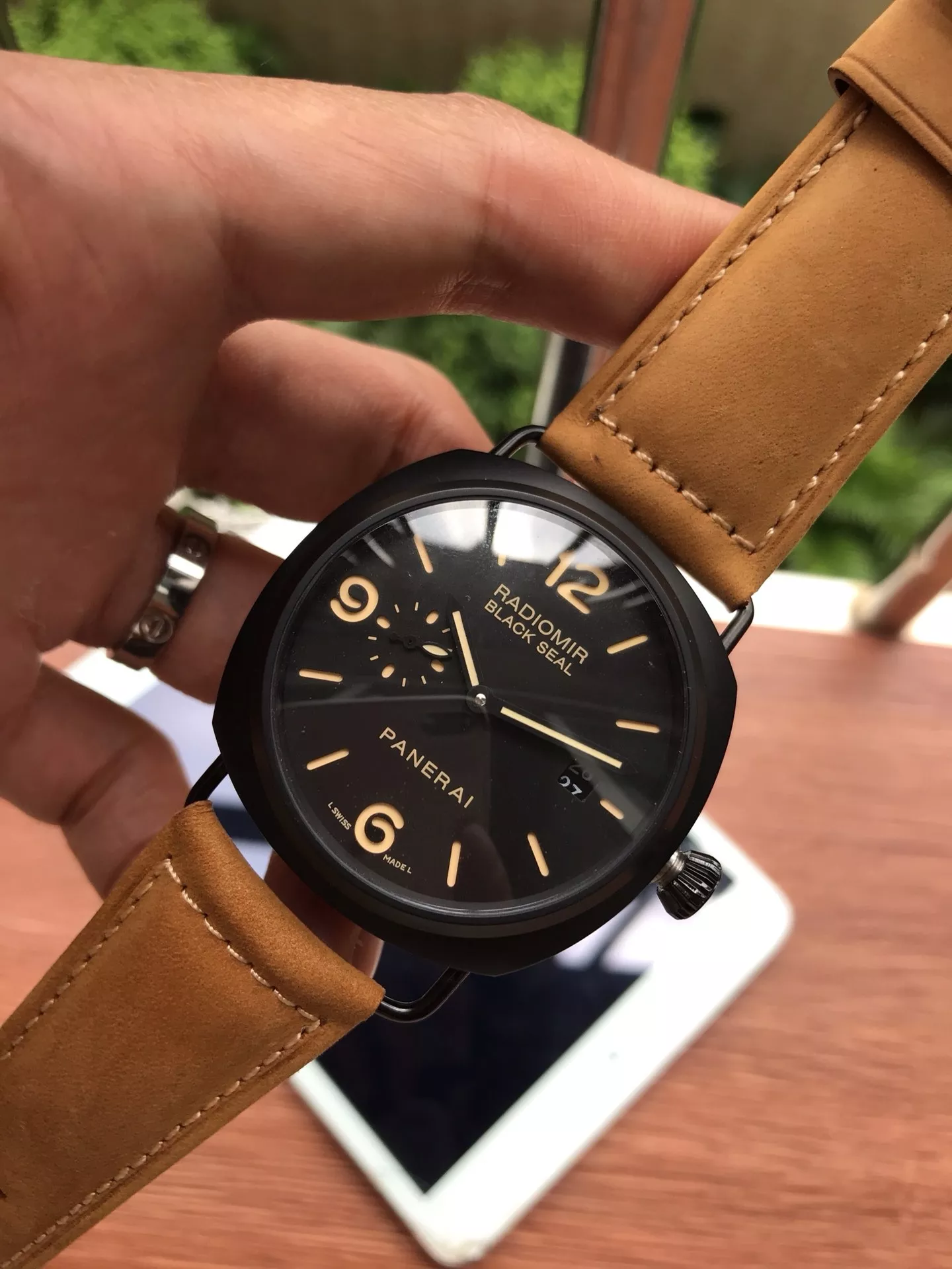 파네라이 1950 시리즈 44mm 가죽 스트랩 오토매틱 워치 상세 이미지 3
