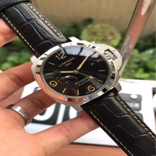파네라이 1950 시리즈 44mm 오토매틱 데이트 가죽 워치