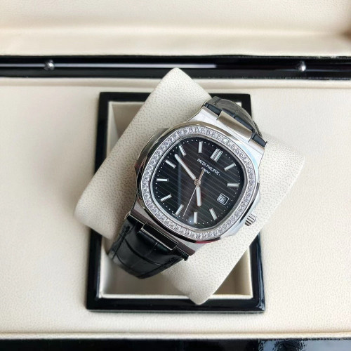 파텍필립 노틸러스 7118 다이아 베젤 40mm 가죽 워치