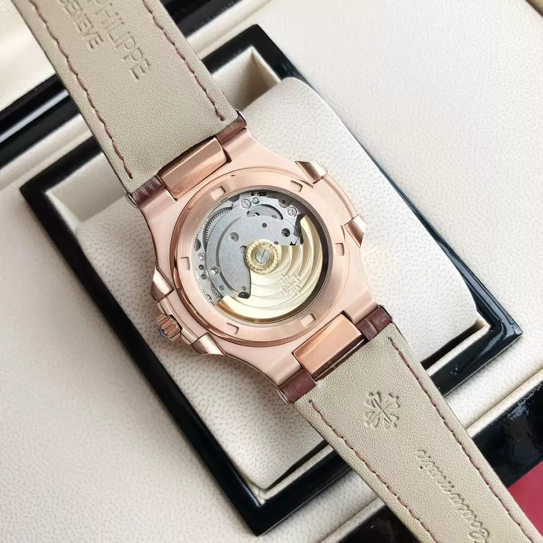 파텍필립 노틸러스 7118 다이아 베젤 40mm 가죽 워치 상세 이미지 8