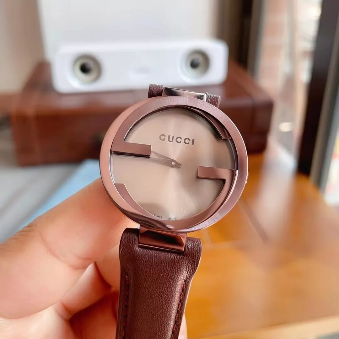 구찌 더블 G 송아지가죽 37mm 여성 워치 상세 이미지 6