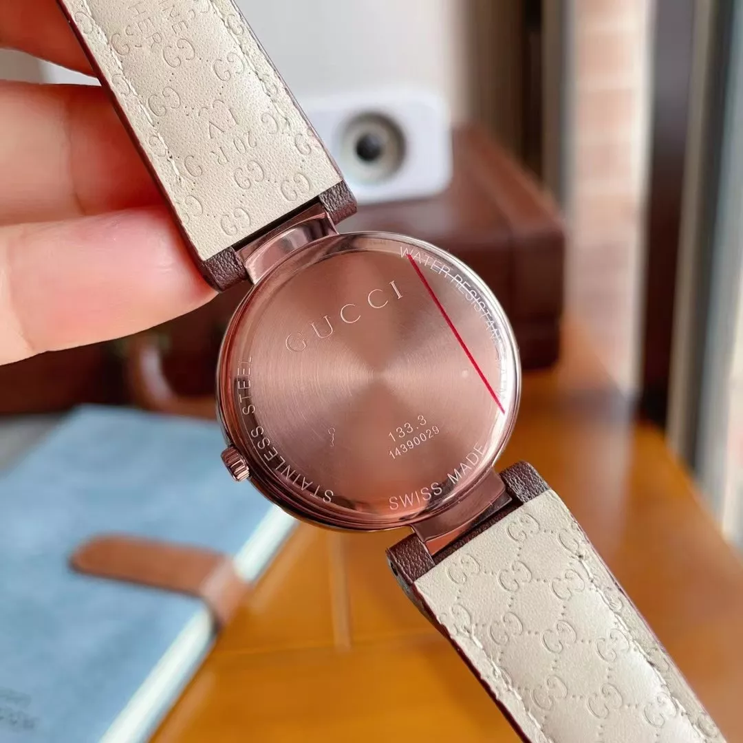 구찌 더블 G 송아지가죽 37mm 여성 워치 상세 이미지 7