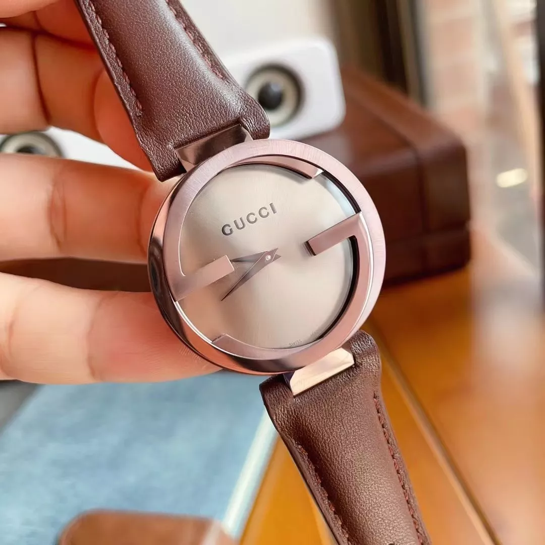 구찌 더블 G 송아지가죽 37mm 여성 워치 상세 이미지 2