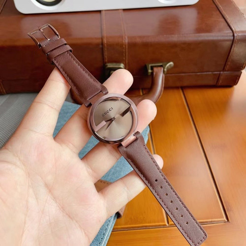 구찌 더블 G 송아지가죽 37mm 여성 워치