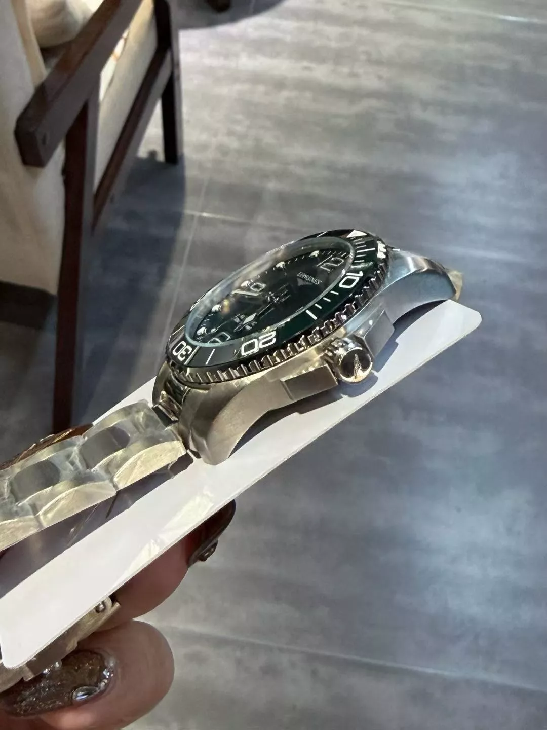 론진 콘퀘스트 세라믹 베젤 41mm 오토매틱 워치 상세 이미지 3