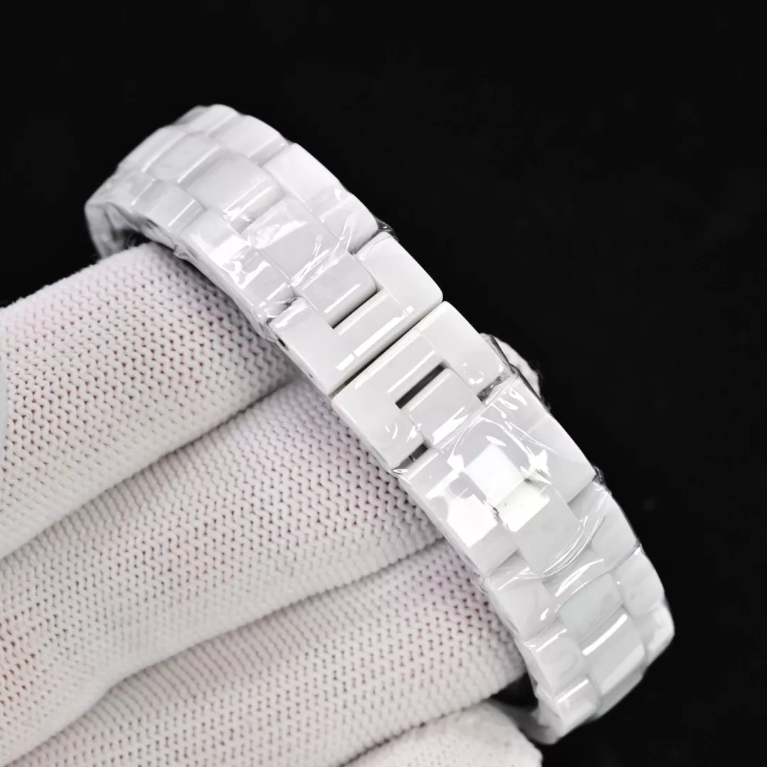 샤넬 J12 33mm 세라믹 쿼츠 워치 상세 이미지 18