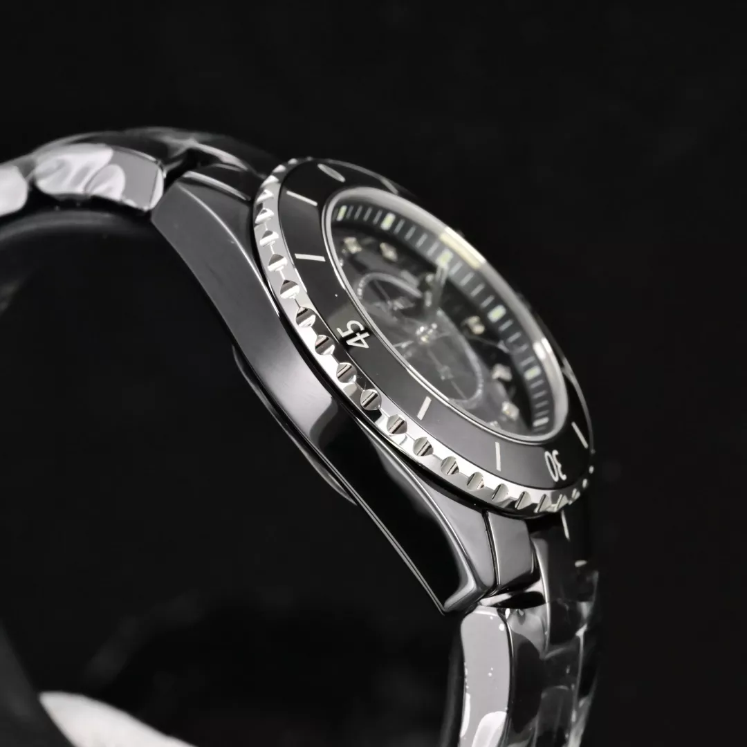 샤넬 J12 33mm 세라믹 스위스 쿼츠 워치 상세 이미지 6