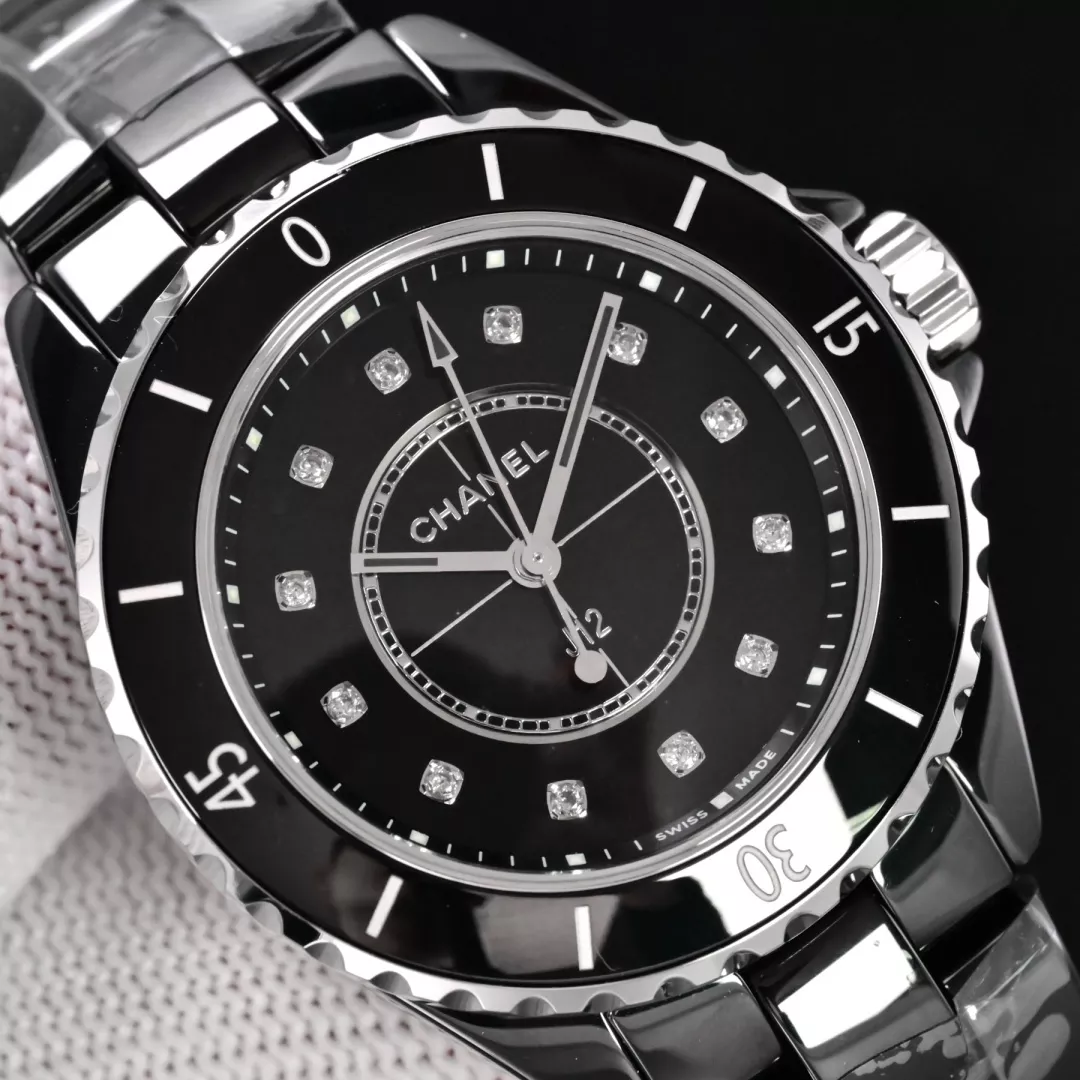 샤넬 J12 33mm 세라믹 스위스 쿼츠 워치 상세 이미지 4