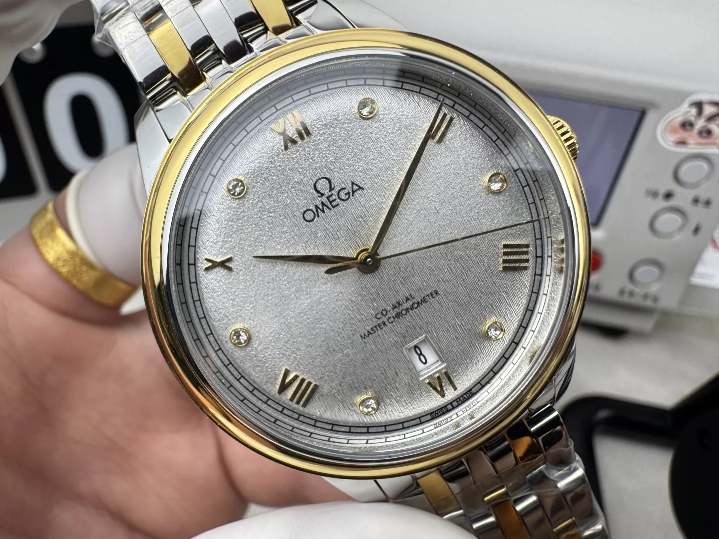 오메가 드빌 디어드롭 3세대 40mm 투톤 오토매틱 워치 상세 이미지 4