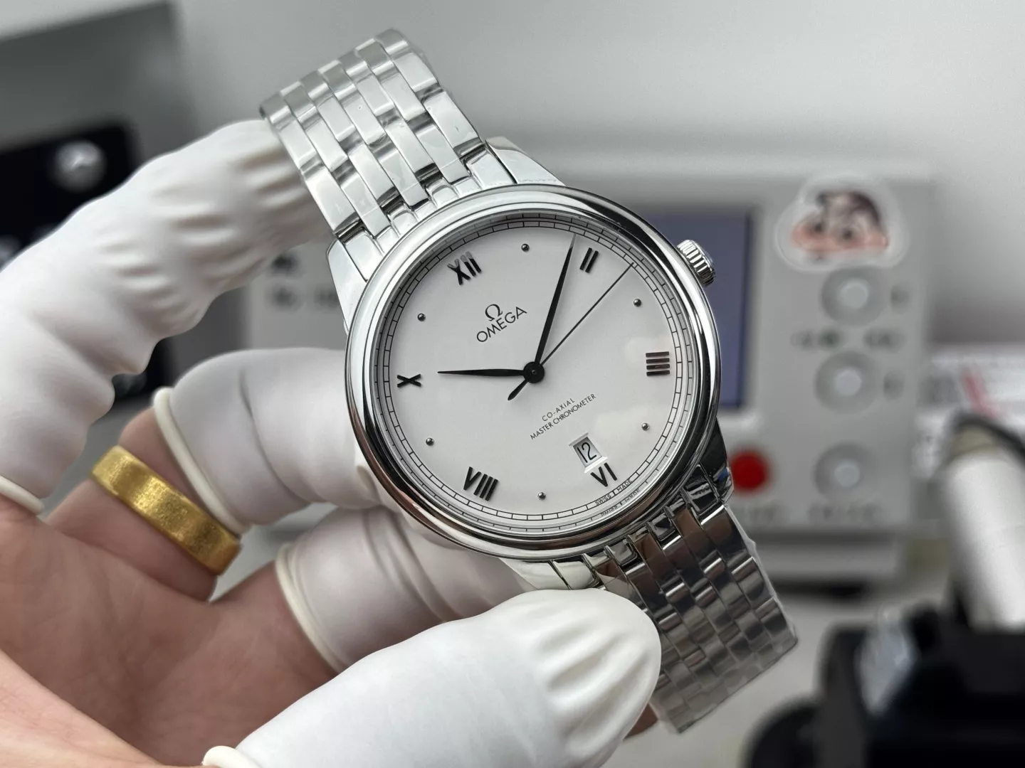 오메가 드빌 디어드롭 클래식 40mm 오토매틱 워치 상세 이미지 2