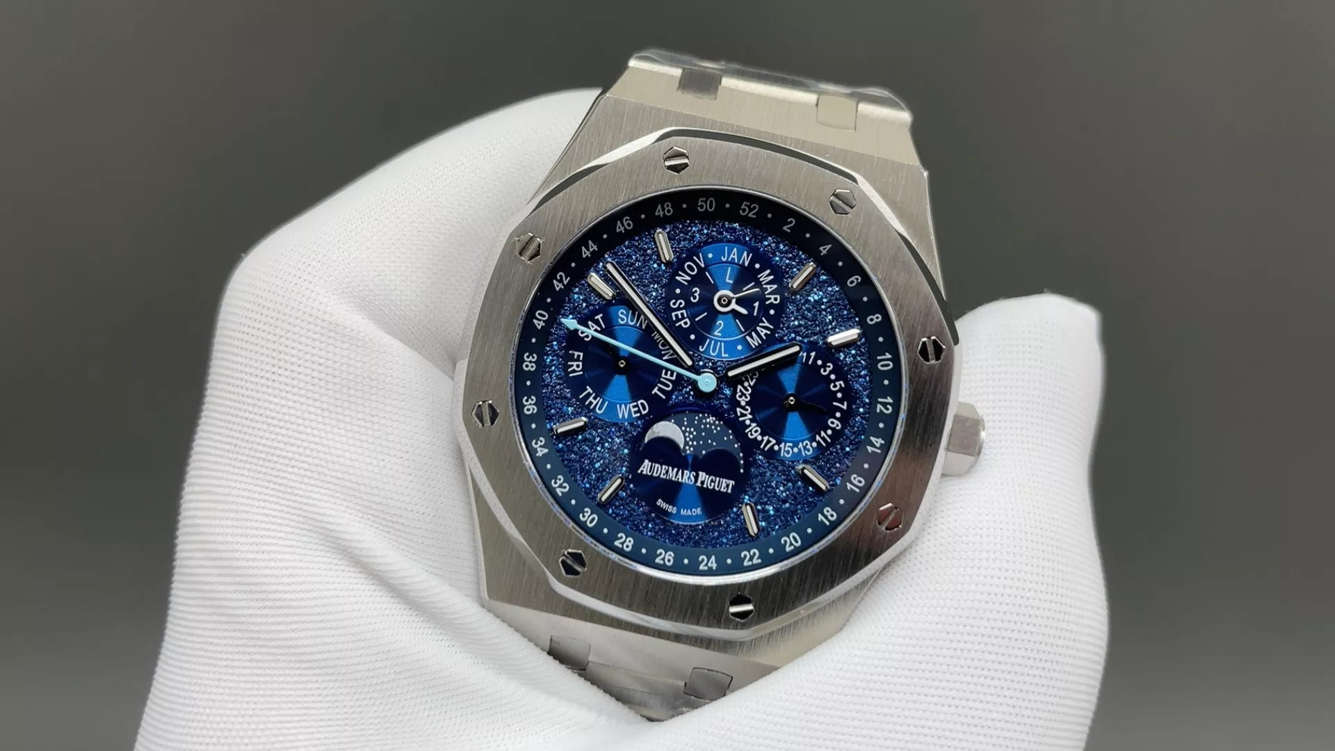 오데마피게 로열오크 26574ST 블루 다이얼 41mm 메탈 워치 상세 이미지 3