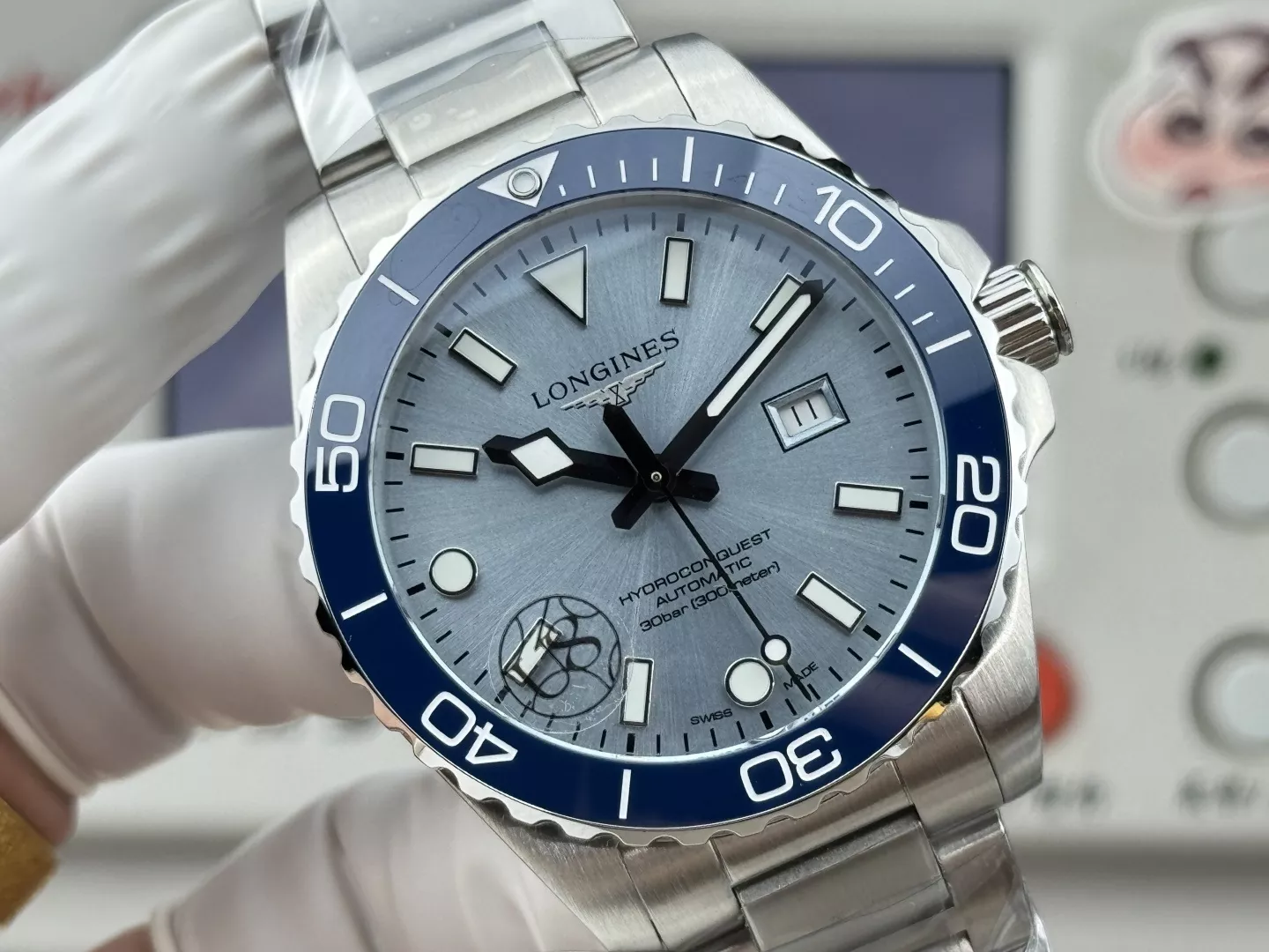 론진 콘퀘스트 3세대 42mm 세라믹 베젤 오토매틱 워치 상세 이미지 4