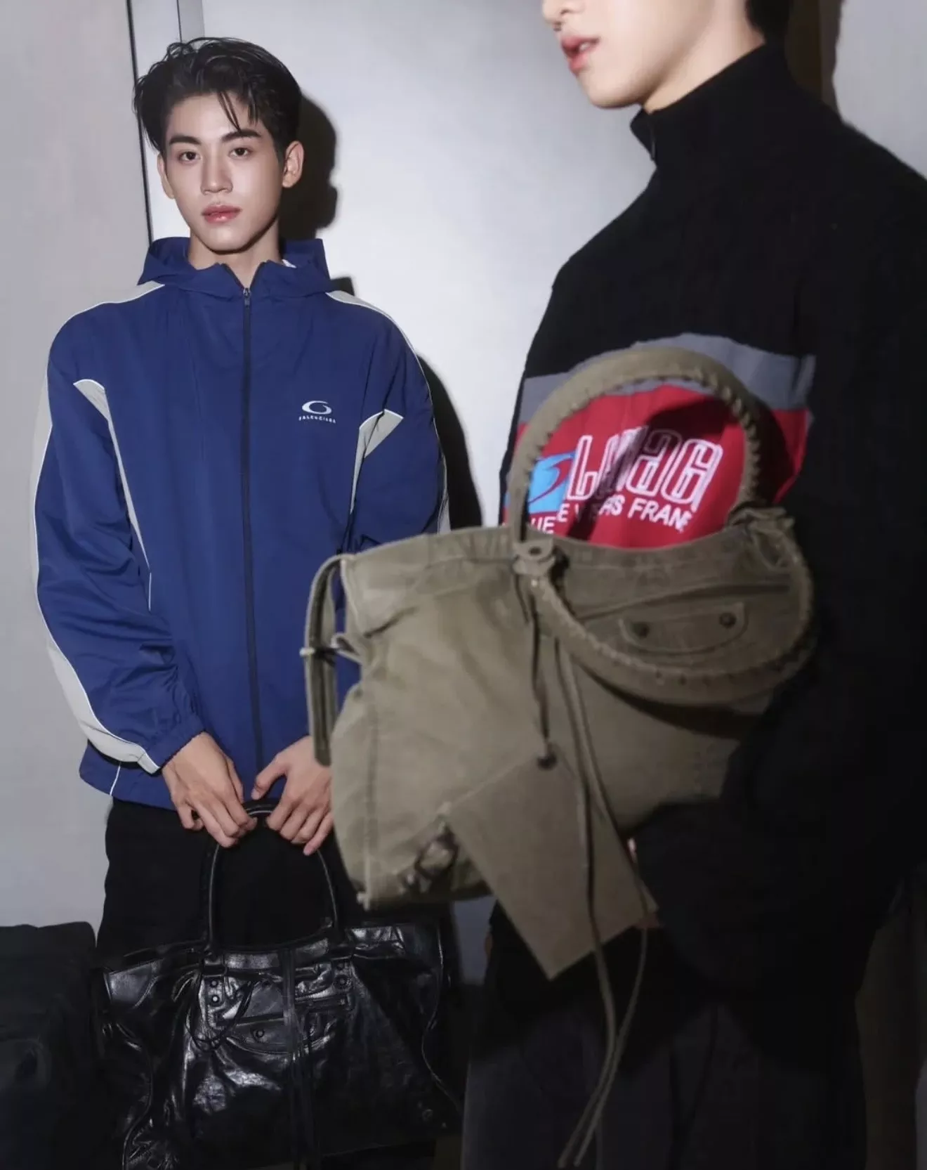 발렌시아가 트랙수트 새틴 배색 후드 집업 재킷 상세 이미지 19