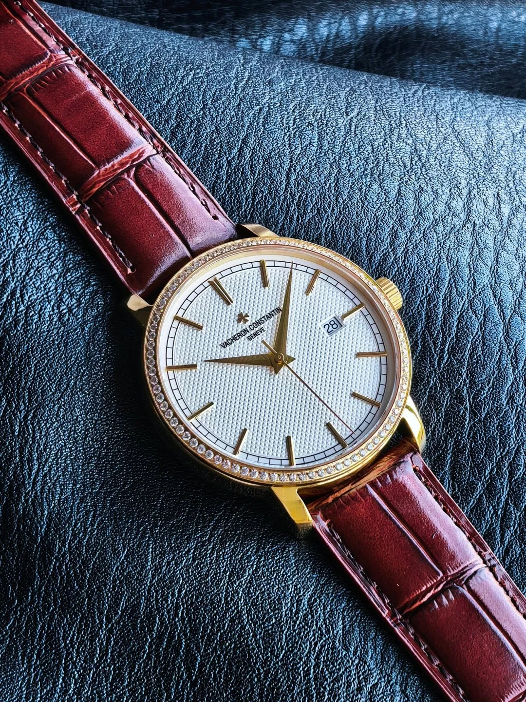 바쉐론콘스탄틴 트래디셔널 40mm 오토매틱 가죽 스트랩 워치 상세 이미지 6