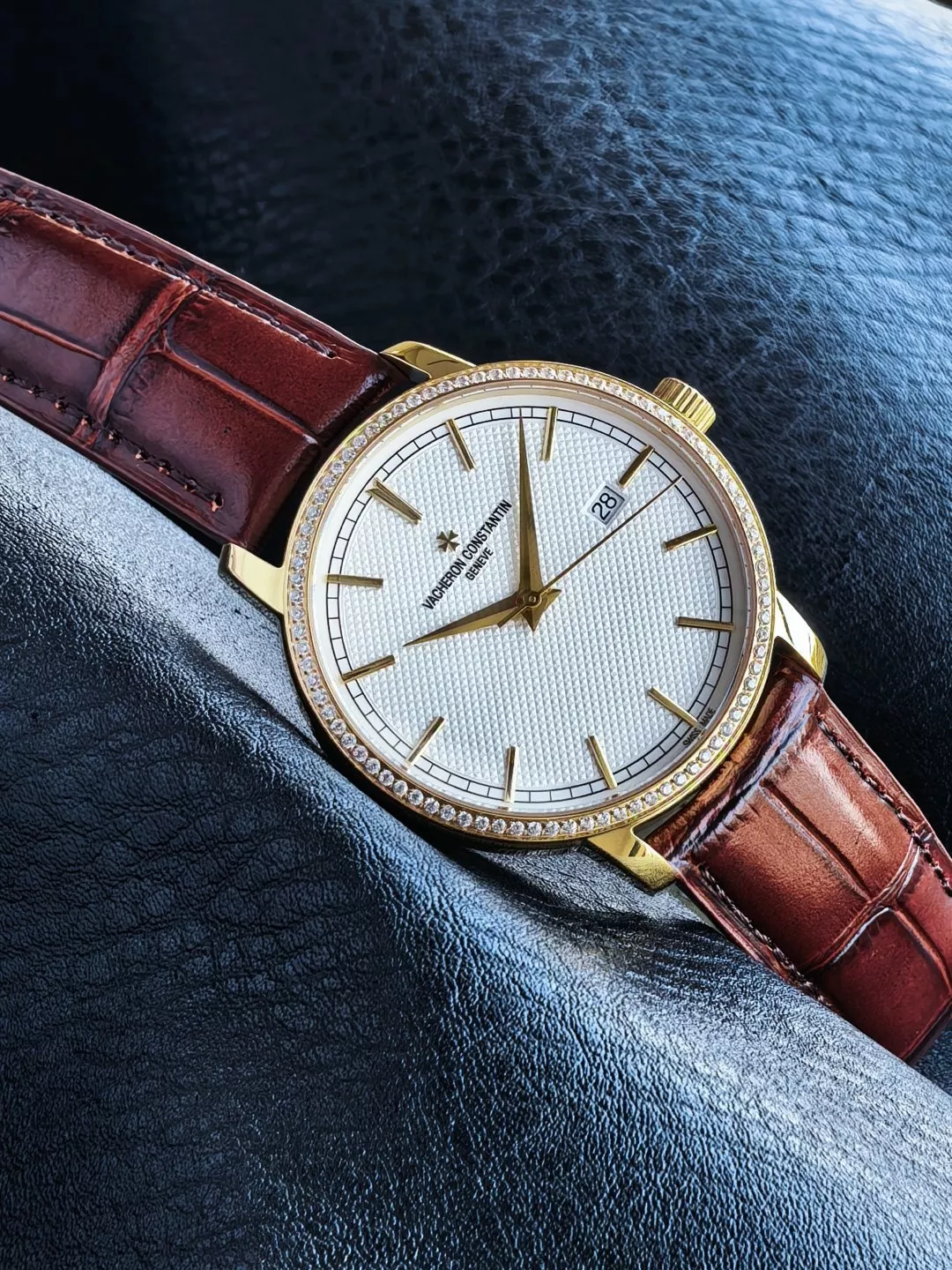 바쉐론콘스탄틴 트래디셔널 40mm 오토매틱 가죽 스트랩 워치 상세 이미지 4