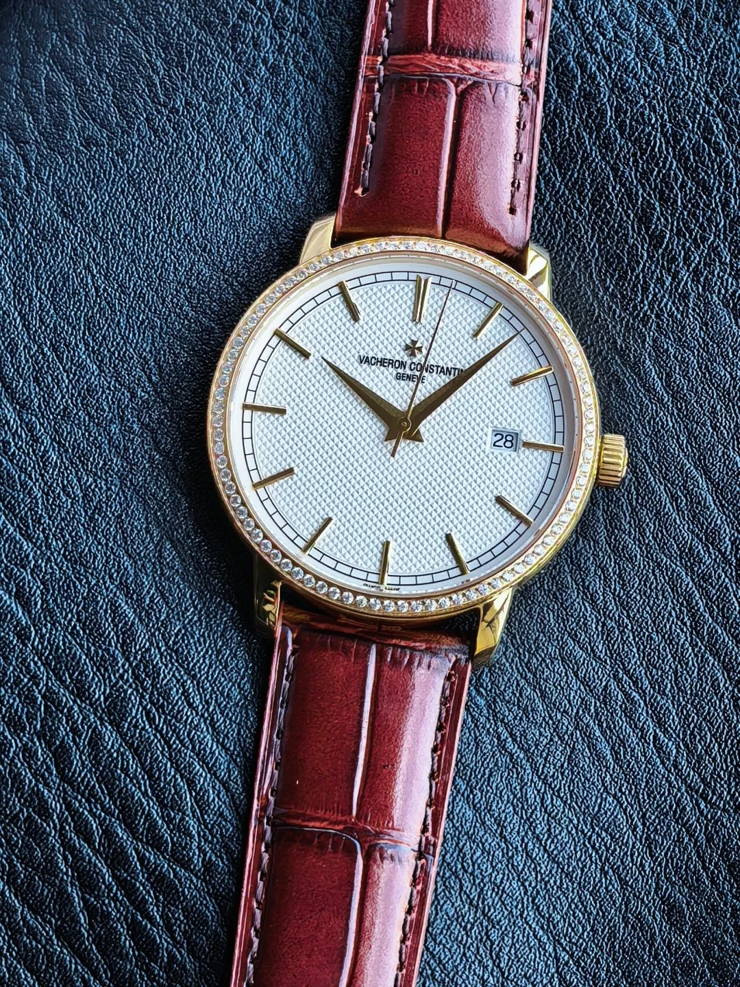 바쉐론콘스탄틴 트래디셔널 40mm 오토매틱 가죽 스트랩 워치 상세 이미지 2