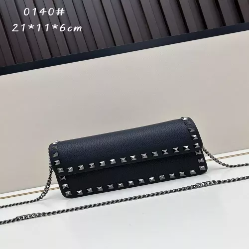 발렌티노 브이링 스터드 플랩 체인 핸드백